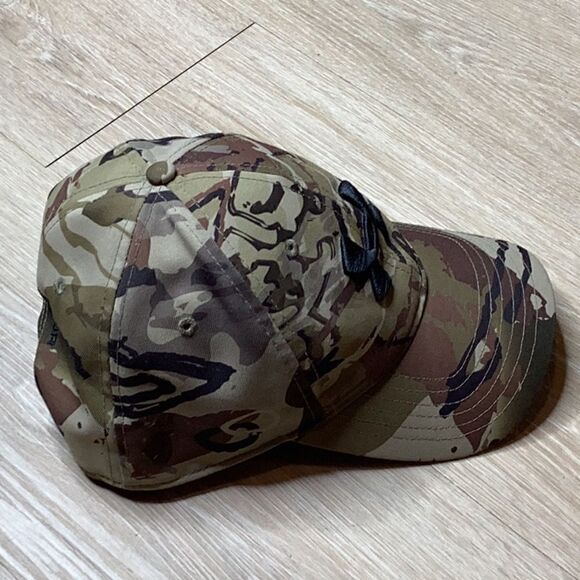 Under Armour Camouflage Brown Tan Adult Snapback Hat PreOwned - Picture 2 of 4